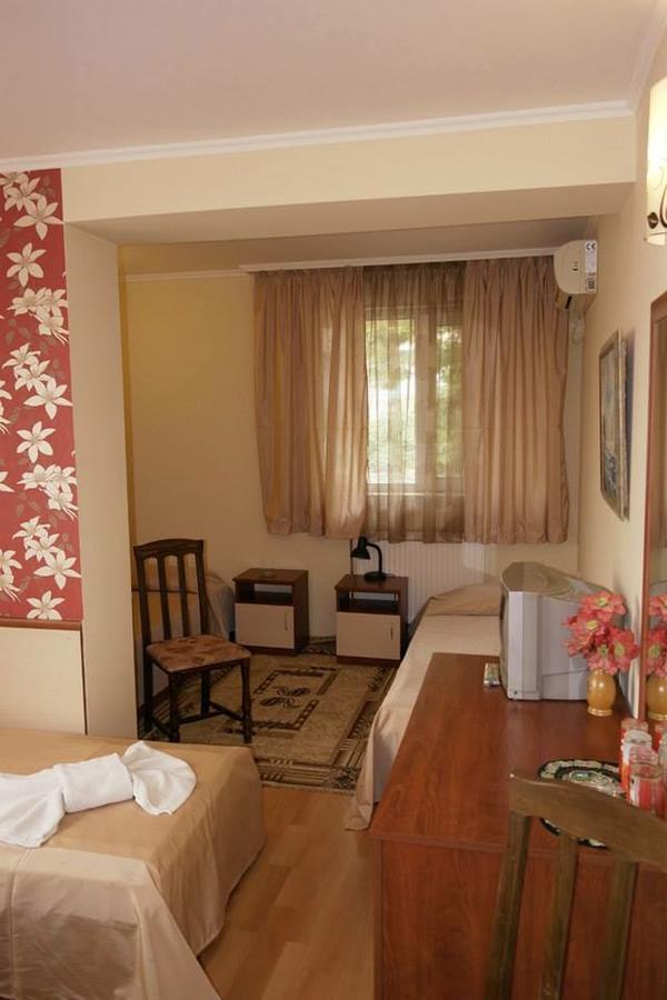Hotel Triumph Nova Zagora Exterior foto